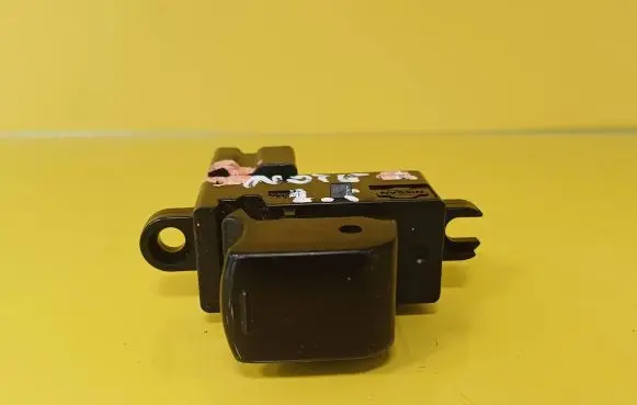 Nissan Note (E11) Electric window control switch 25411ED00A