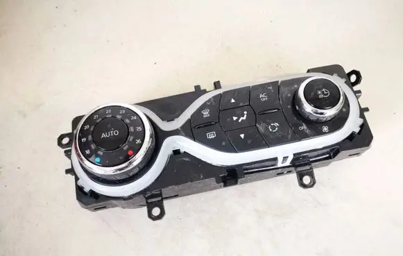 Renault Zoe Climate control unit e1071159e 140125b