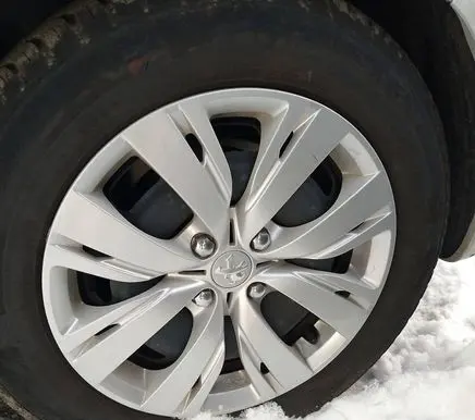 Peugeot 208 I R15 wheel hub/cap/trim 
