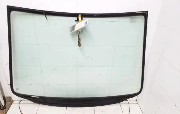 Volkswagen Sharan Front windscreen/windshield window 43R000005