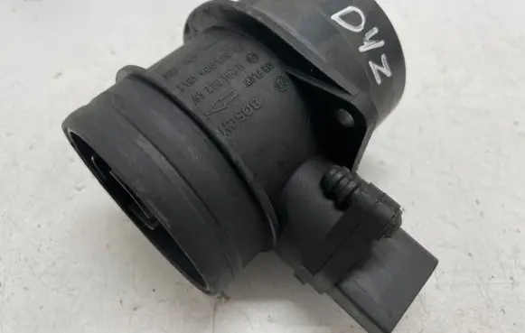 Volkswagen Touareg I Mass air flow meter 0281002461 074906461B