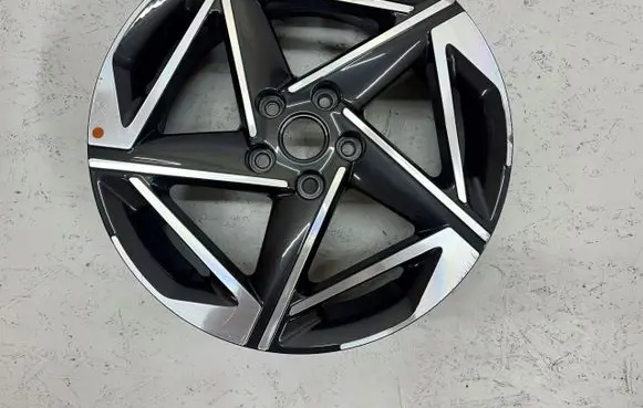 Hyundai i30 R18 alloy rim G4CA0