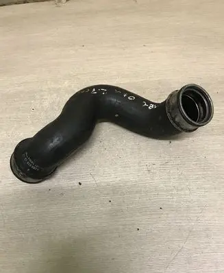 Mercedes-Benz C W203 Intercooler hose/pipe A2035281382