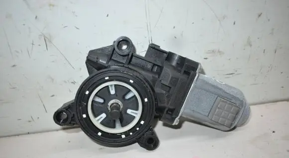 KIA Niro Front door window regulator motor 82460G5000