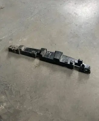 BMW i3 Fender mounting bracket 7299184 18951610