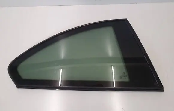 BMW 1 E82 E88 Rear side window 2996842