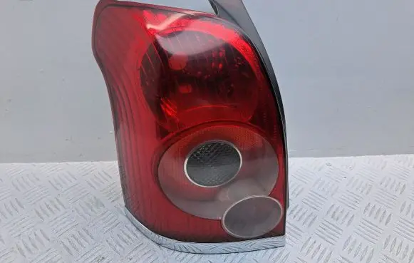 Toyota Avensis T250 Rear/tail lights 8156105260