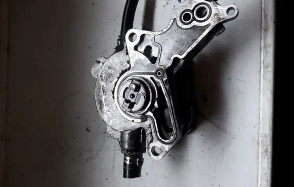Audi A4 S4 B6 8E 8H Fuel injection high pressure pump