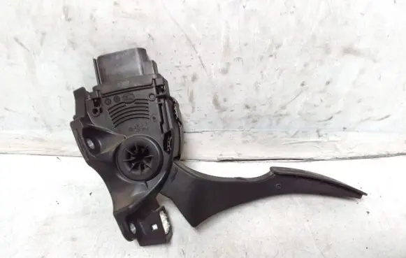 Volvo V70 Accelerator throttle pedal 6G929F836DD 6PV00922003
