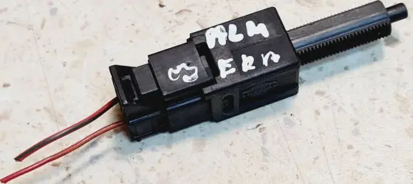 Nissan Almera N16 Brake pedal sensor switch 2924U