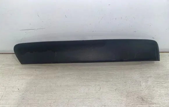 Front bumper splitter molding