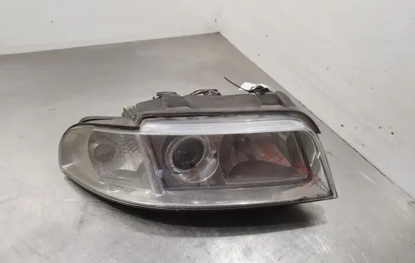 Audi A4 S4 B5 8D Headlight/headlamp 8D0941004AN