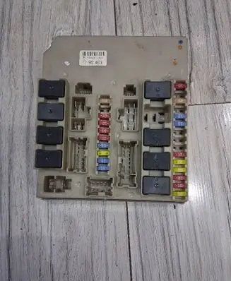 Renault Clio III Fuse box set 902663A