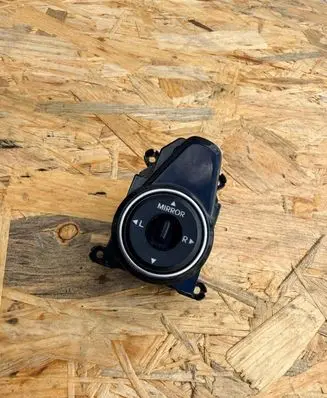 Hyundai i40 Wing mirror switch 39R4801230