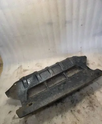 Mitsubishi Pajero Front bumper skid plate/under tray