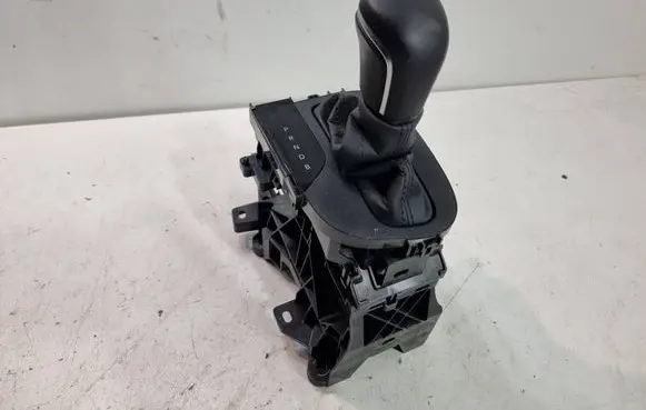 Toyota Yaris Cross Gear shifter/selector 75G588 PA66GF33
