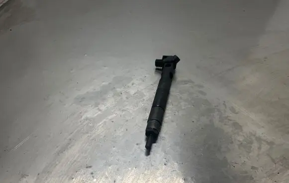Mercedes-Benz E W212 Fuel injector A6510704987 28342997 1218503338863