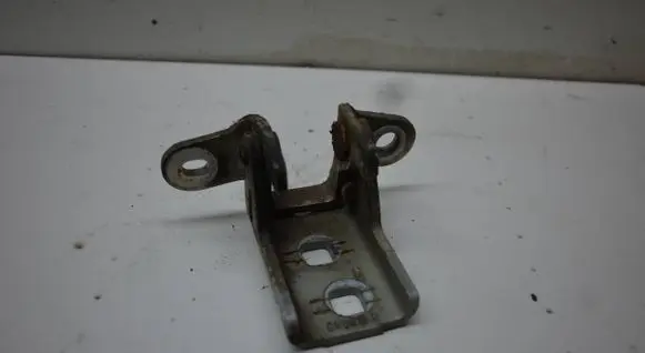 Chrysler Town u0026 Country V Front door lower hinge 880AB