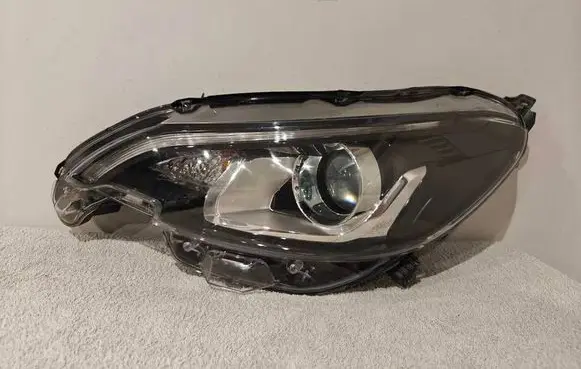 Peugeot 108 Headlight/headlamp 90026268 811500H150 127411275
