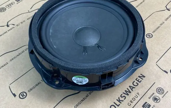 Audi A3 S3 8V Front door speaker 8V0035415E