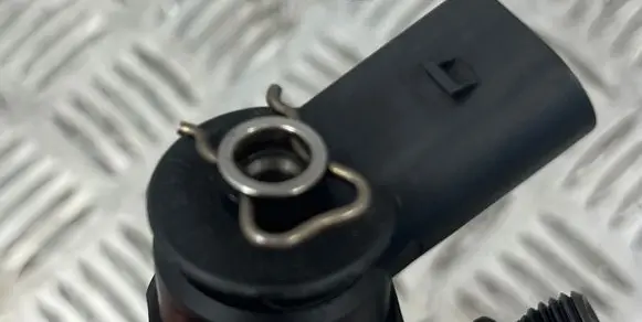 Fuel injector