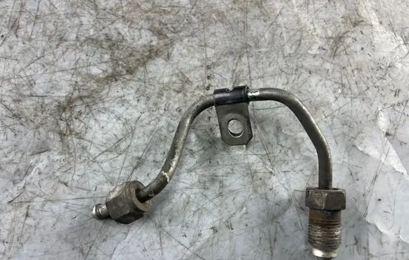 Toyota Corolla Verso E121 Fuel injector supply line/pipe 