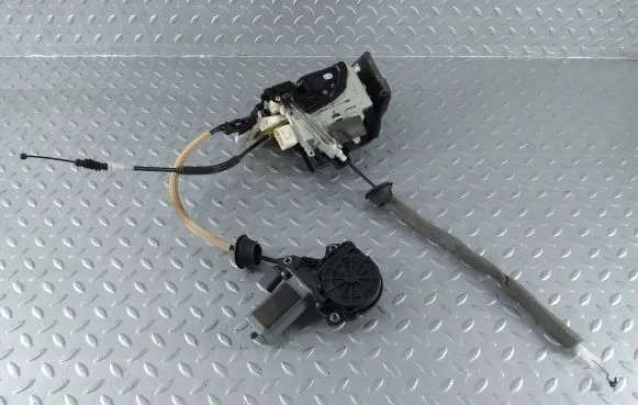 Audi A8 S8 D4 4H Front door lock 4H1837015E 4F0837059A 4H1837015