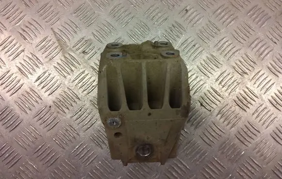 Alfa Romeo Stelvio Engine mounting bracket 670051288 2B813SX