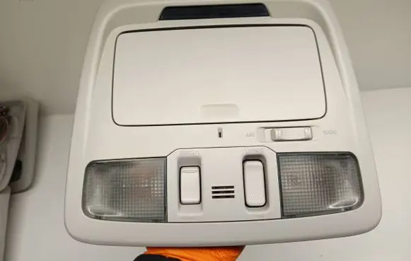 Subaru Outback (BS) Headlining lighting console trim 