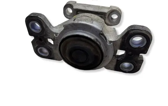 Volvo V70 Engine mount bracket 6G9N7M121AA