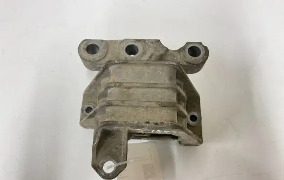 Opel Signum Engine mount bracket 210383320 21044612