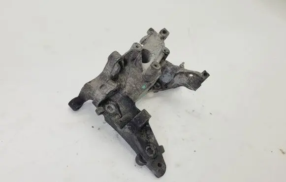 Peugeot 308 Generator/alternator bracket 9684613880