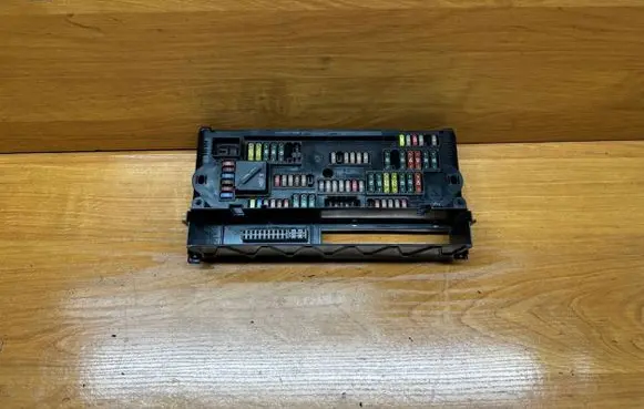 BMW 5 F10 F11 Fuse module 9210861 117033442D 00603444
