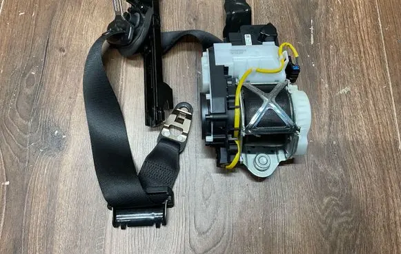 Mercedes-Benz E W213 Front seatbelt A2138600601 A2138605500 33052211