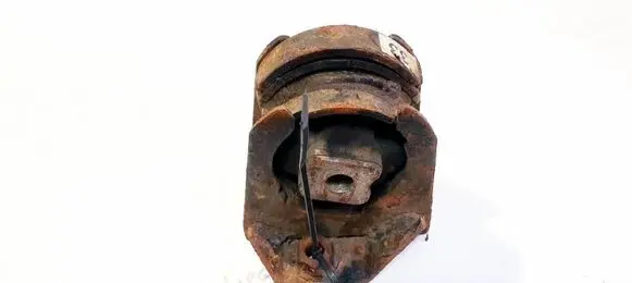 Toyota Corolla Verso AR10 Engine mount bracket
