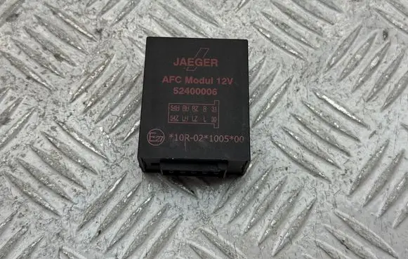 Toyota Corolla Verso AR10 Tow bar trailer control unit/module 52400006 10R02100500