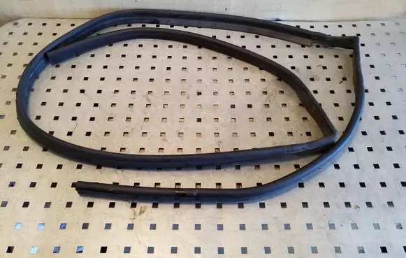 BMW X5 E53 Engine compartment rubber 