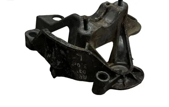 Audi A4 S4 B7 8E 8H Engine mounting bracket 8E0199351K