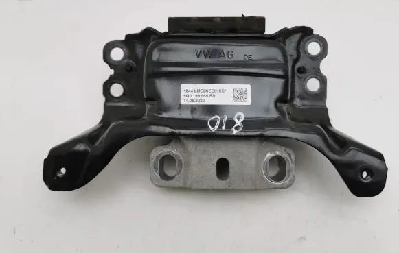 Skoda Octavia Mk4 Engine mount bracket 5Q0199555BD
