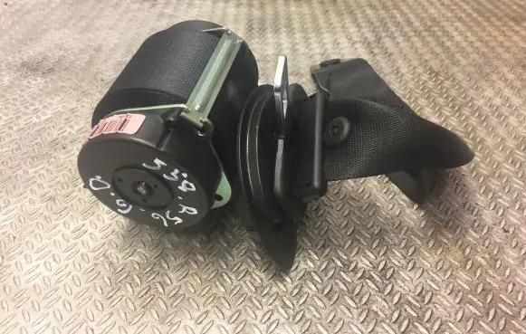 Mini One - Cooper Coupe R56 Rear seatbelt 2751402