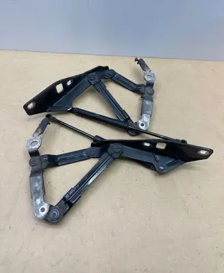 Audi TT TTS Mk2 Engine bonnet/hood hinges 8J0823301D 8J082332D