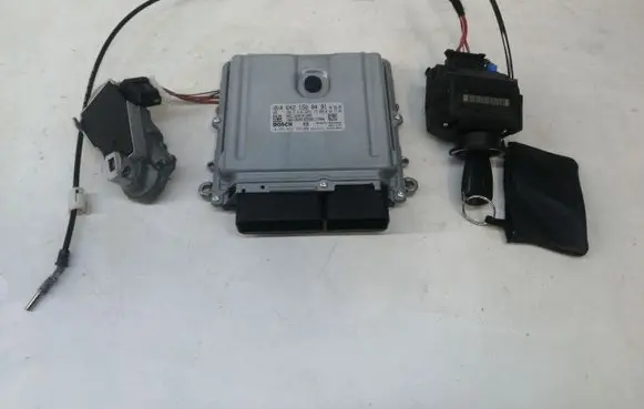Mercedes-Benz E W211 Engine ECU kit and lock set A6421500491 0281012786