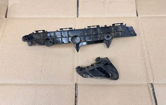Toyota C-HR I Rear bumper mounting bracket 52576F4010 52563F4010