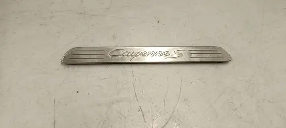 Porsche Cayenne (92A) Front sill trim cover