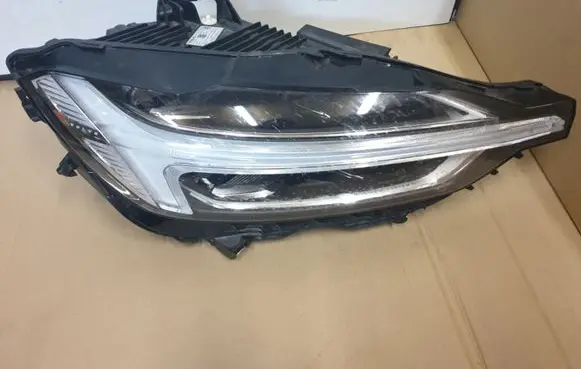 Volvo XC60 Headlight/headlamp 31420418