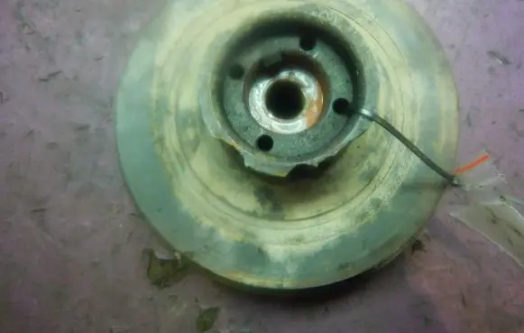 Volkswagen Transporter - Caravelle T4 Crankshaft pulley 074105251B