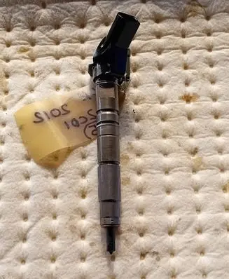 Mercedes-Benz GLK (X204) Fuel injector 0445117035 A6510702987
