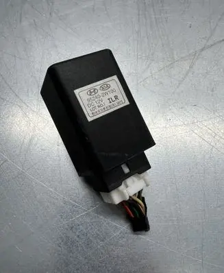 Hyundai Santa Fe Other relay 952402W100