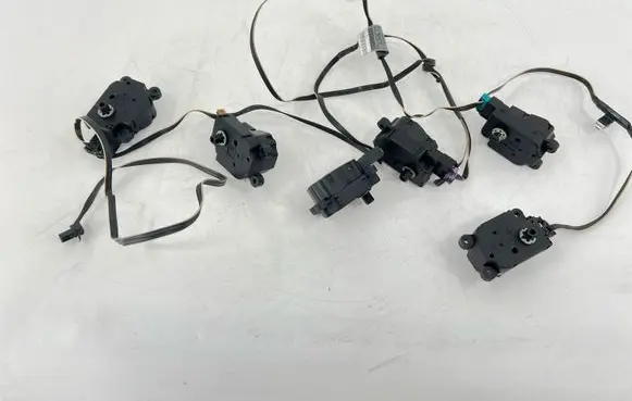 Mercedes-Benz ML W163 Air flap motor/actuator A2038201642 2464608571 61800172