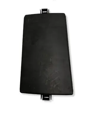 Volkswagen Golf VII Fuse box cover 5Q0937132ABILI 5Q0937132A